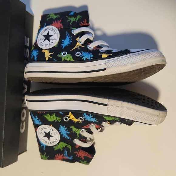 Converse Dinosaur Print Sneakers – Size 13.5 🦖 Fun & Unique | Classic Comfort | - Picture 3 of 8